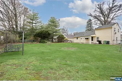 324 Edstan, Paramus, NJ 07652 - Photo 25