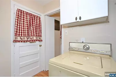 324 Edstan, Paramus, NJ 07652 - Photo 17