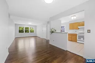 24 Van Vliet Ct 2, Clifton, NJ 07013 - Photo 7