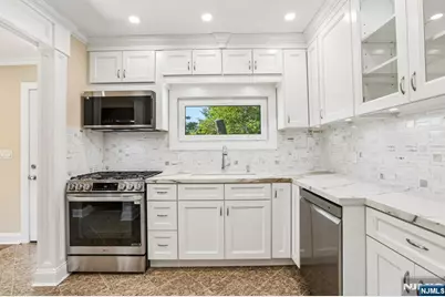 50 Lincoln Place, Waldwick, NJ 07463 - Photo 17