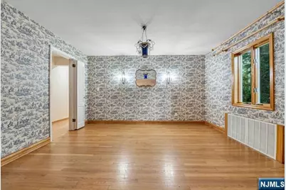 384 Owen Avenue, Fair Lawn, NJ 07410 - Photo 9