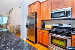 630 Valley Brook Ave 19, Lyndhurst Township, NJ 07071 - Photo 5