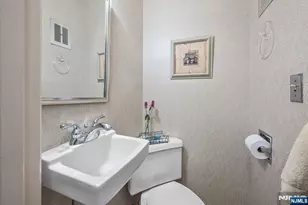 2 Allen Pl, Fair Lawn, NJ 07410 - Photo 19