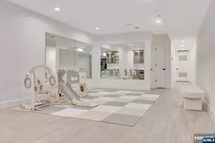 191 Nimitz Rd, Paramus, NJ 07652 - Photo 41