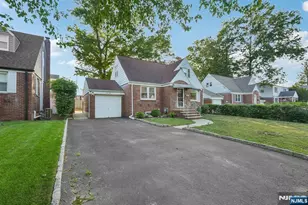 13-38 Hedman Pl, Fair Lawn, NJ 07410 - Photo 3