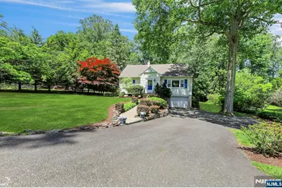 522 Helena Avenue, Wyckoff Township, NJ 07481 - Photo 3