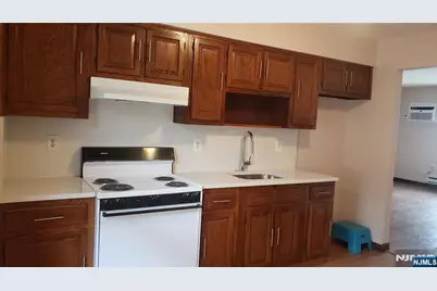 54 Harrison Avenue 3R #3R, Harrison, NJ 07029 - Photo 3