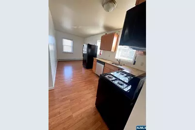 511 Schuyler Avenue, Kearny, NJ 07032 - Photo 7