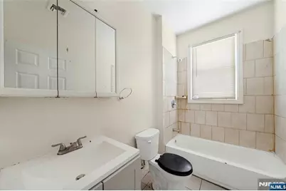 48 Seymour Avenue, Newark, NJ 07108 - Photo 35