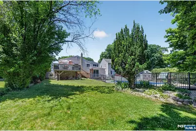 447 Van Dyke Street, Ridgewood, NJ 07450 - Photo 29