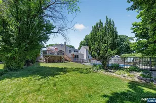 447 Van Dyke St, Ridgewood, NJ 07450 - Photo 29