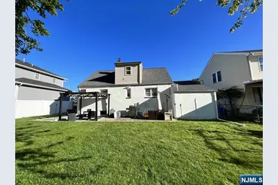 40 Oxford Avenue, Saddle Brook Township, NJ 07663 - Photo 5
