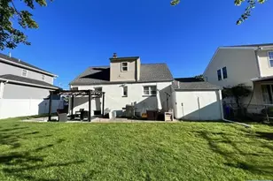 40 Oxford Ave, Saddle Brook Township, NJ 07663 - Photo 5