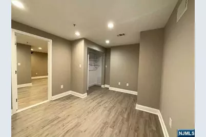 1047 Cambridge Court 1047 #1047, Mahwah, NJ 07430 - Photo 21