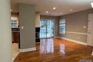 1047 Cambridge Ct 1047, Mahwah, NJ 07430 - Photo 5