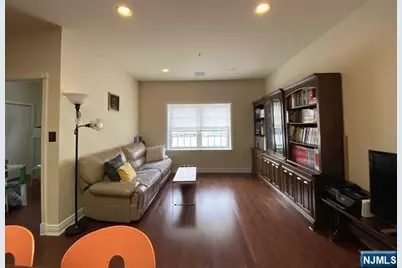45 E Emerson Plaza 2 #2, Emerson, NJ 07630 - Photo 5