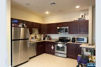 45 E Emerson Plaza 2 #2, Emerson, NJ 07630 - Photo 9