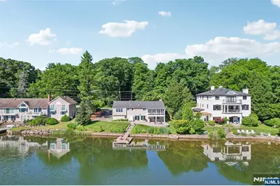 1050 W Pines Lake Drive, Wayne, NJ 07470 - Photo 43