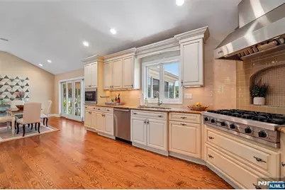1050 W Pines Lake Drive, Wayne, NJ 07470 - Photo 13