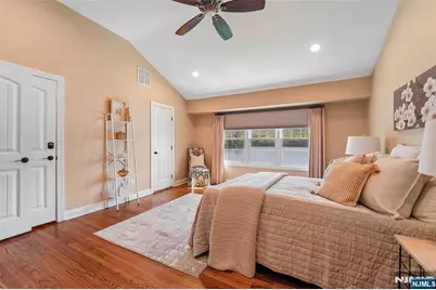 1050 W Pines Lake Drive, Wayne, NJ 07470 - Photo 19