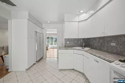 151 Broadview Terrace, Paramus, NJ 07652 - Photo 7