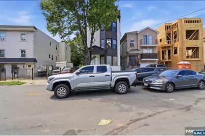 57 Montgomery Avenue, Newark, NJ 07108 - Photo 25
