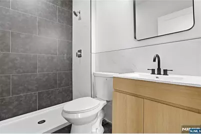 57 Montgomery Avenue, Newark, NJ 07108 - Photo 21