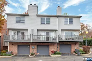 124 Panorama Dr, Edgewater, NJ 07020 - Photo 1