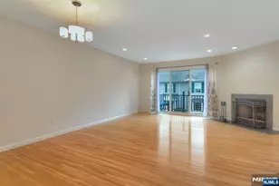 124 Panorama Dr, Edgewater, NJ 07020 - Photo 5