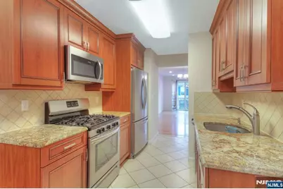 124 Panorama Drive, Edgewater, NJ 07020 - Photo 9