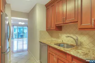 124 Panorama Dr, Edgewater, NJ 07020 - Photo 11