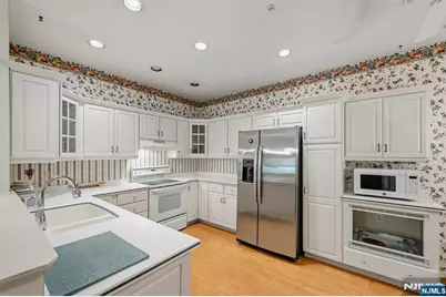 2 Richmond Road 302 #302, West Milford, NJ 07480 - Photo 17