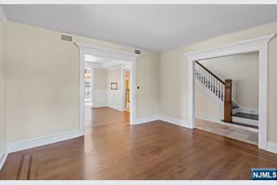 66 Crescent Avenue, Cliffside Park, NJ 07010 - Photo 9