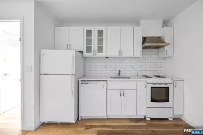 203 E Ruby Avenue B #B, Palisades Park, NJ 07650 - Photo 11