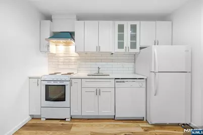 203 E Ruby Avenue B #B, Palisades Park, NJ 07650 - Photo 13