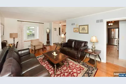 418 Burlington Road, Paramus, NJ 07652 - Photo 7