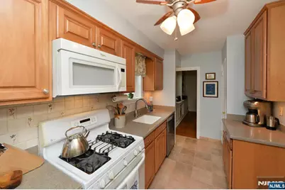 418 Burlington Road, Paramus, NJ 07652 - Photo 13