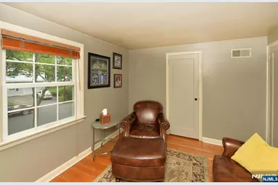 418 Burlington Road, Paramus, NJ 07652 - Photo 27