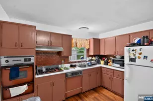 464 Tulane Ct, Paramus, NJ 07652 - Photo 3