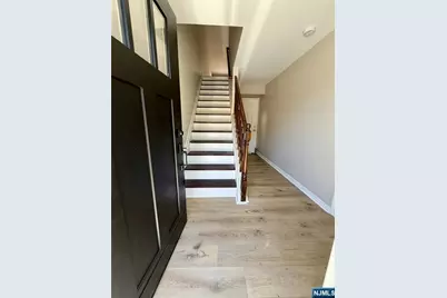 16 E Kinney Street, Newark, NJ 07102 - Photo 3