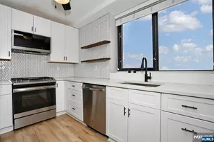 2 Horizon Road 1414, Fort Lee, NJ 07024 - Photo 11
