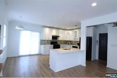 29 Cleveland Place, Palisades Park, NJ 07650 - Photo 9