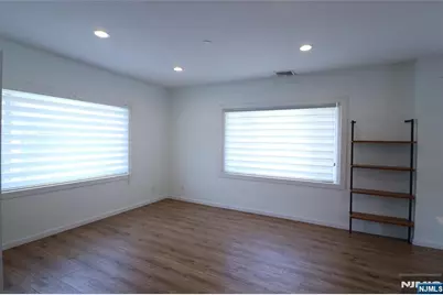 29 Cleveland Place, Palisades Park, NJ 07650 - Photo 5