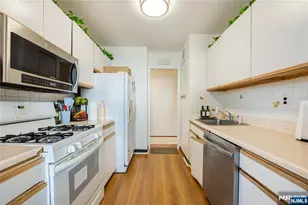 6040 Blvd East 30B, West New York, NJ 07093 - Photo 7