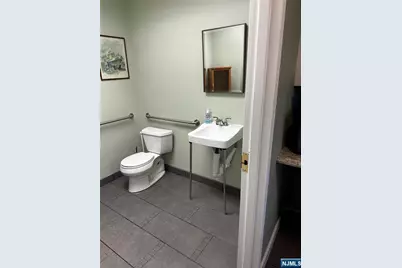 204 Warren Avenue, Ho Ho Kus, NJ 07423 - Photo 7