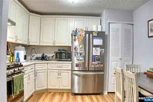 388 Poets Way, Mahwah, NJ 07430 - Photo 5