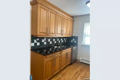 300 E Homestead Avenue B 8 #B 8, Palisades Park, NJ 07650 - Photo 15