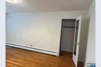 300 E Homestead Avenue B 8 #B 8, Palisades Park, NJ 07650 - Photo 3
