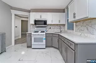 70 9th St, Newark, NJ 07107 - Photo 7