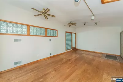 77 E Lake Drive, Wayne, NJ 07470 - Photo 11